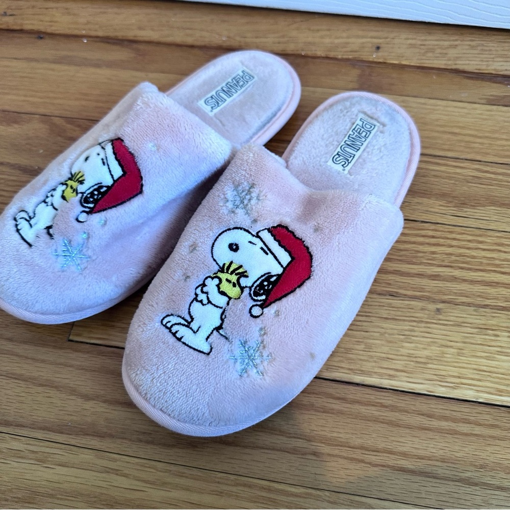 Peanuts Ladies Slippers US Size M 7/8 Pink Furry Snoopy Woodstock House Shoes - Picture 4 of 13
